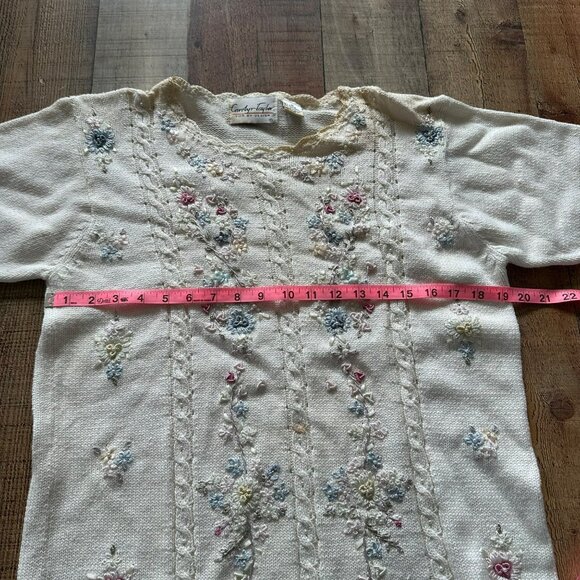 Vintage Carolyn Taylor Floral Knit Sweater With Embroidered & Pearl Details -M - Picture 6 of 10